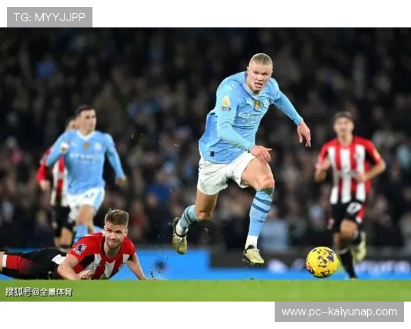 哈兰德单刀机会被门将扑出:球场上的不可预测性与英雄的崛起 哈兰德单刀机会被门将扑出:球场上的不可预测性与英雄的崛起